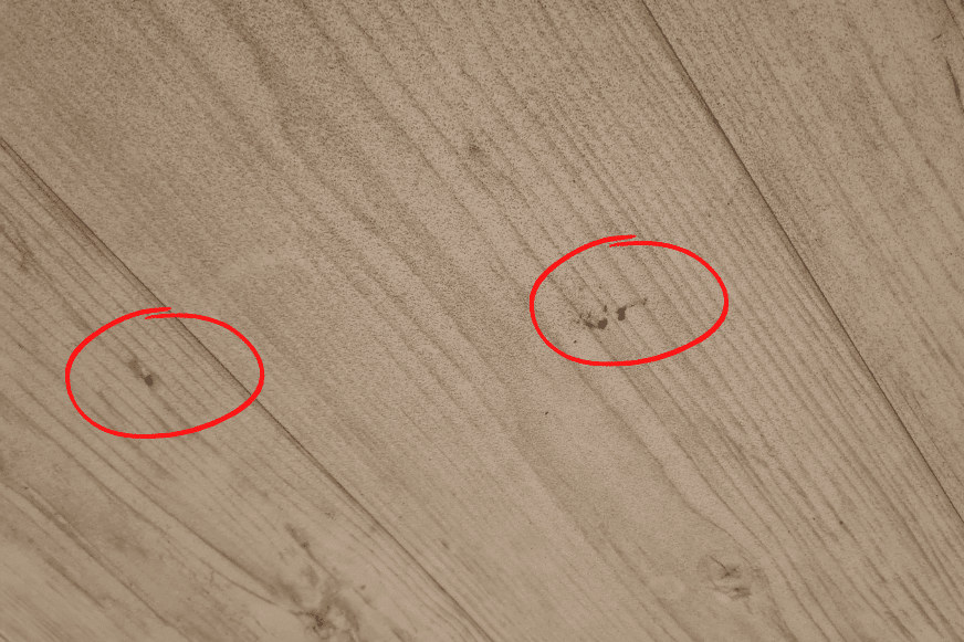 Видна грязь, оставшаяся после протирки Dreame L10s Pro.